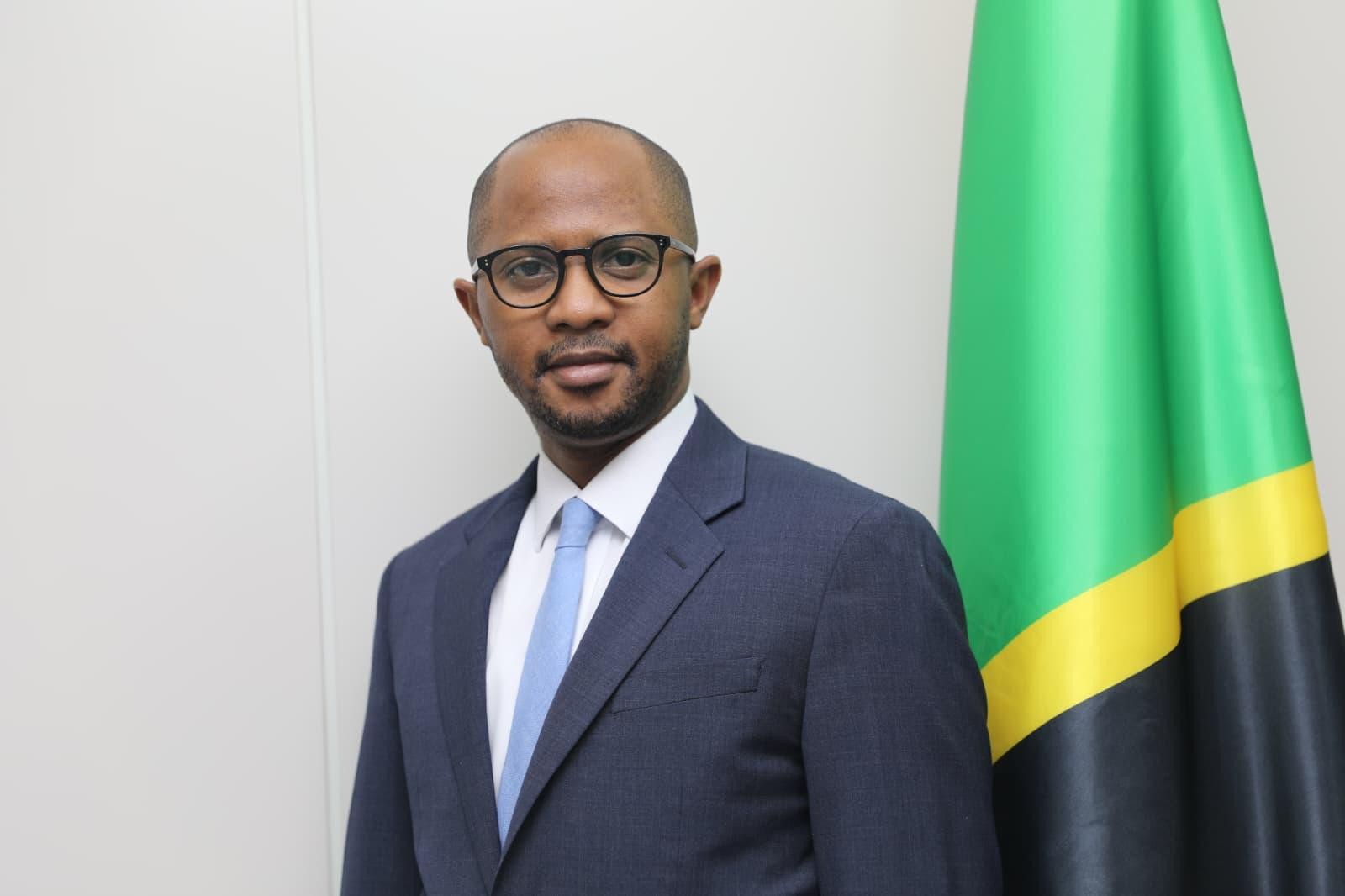 H.E. Mr. Togolani Edriss Mavura