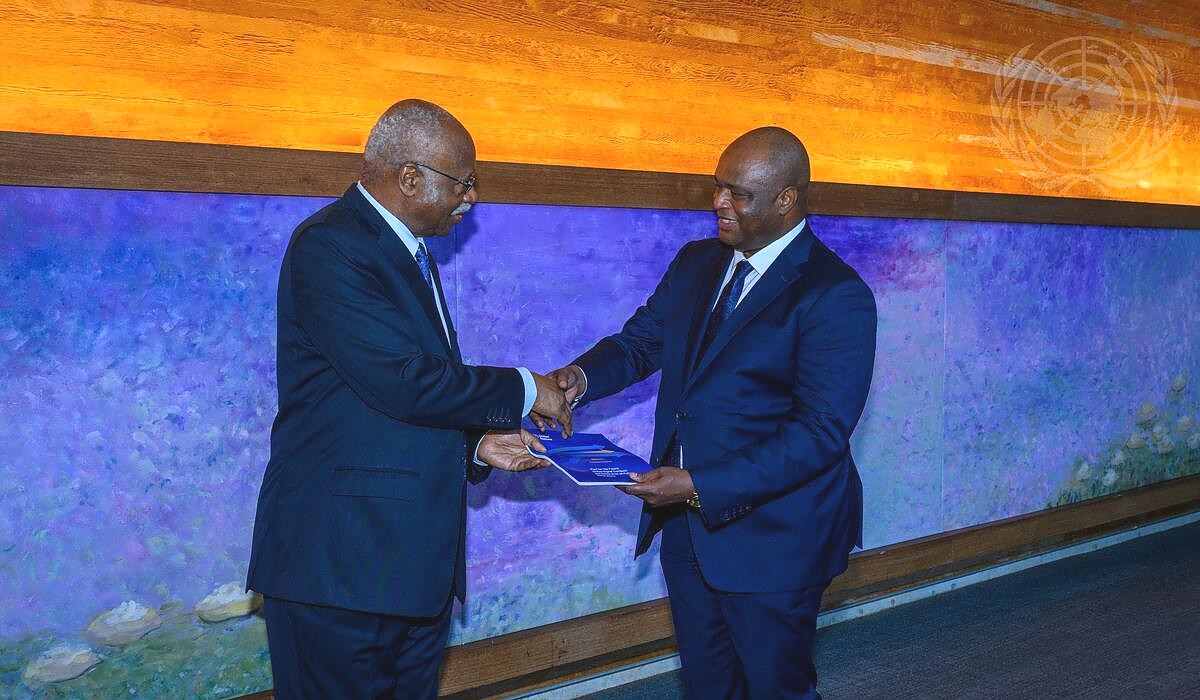 Mhe. Balozi Suleiman H. Suleiman akabidhi Mkataba wa Zama Zijazo kwa Rais wa UN